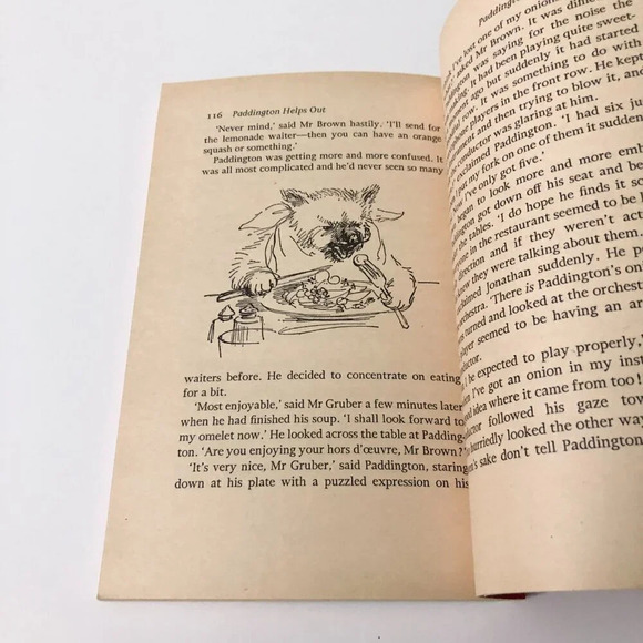 Vtg 1973 Paddington Bear Helps Out An Armada Lion Book  Paperback Michael Bond - Picture 16 of 16